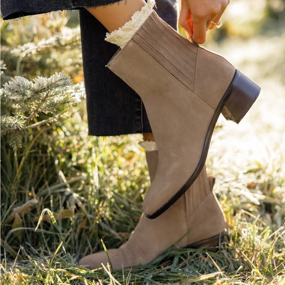 Dolce Vita Linny H2O Boots - Picture 1 of 9